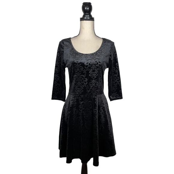 Spin Doctor Black Gothic Jacquard Print Fit & Flare Dress       Size: M - Picture 1 of 4